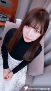 熟女探花夜战风骚大奶熟女，豹纹内衣坚挺奶子，小伙舔奶子骚女挺享受，伸手摸屌，超大屁股骑乘爆插